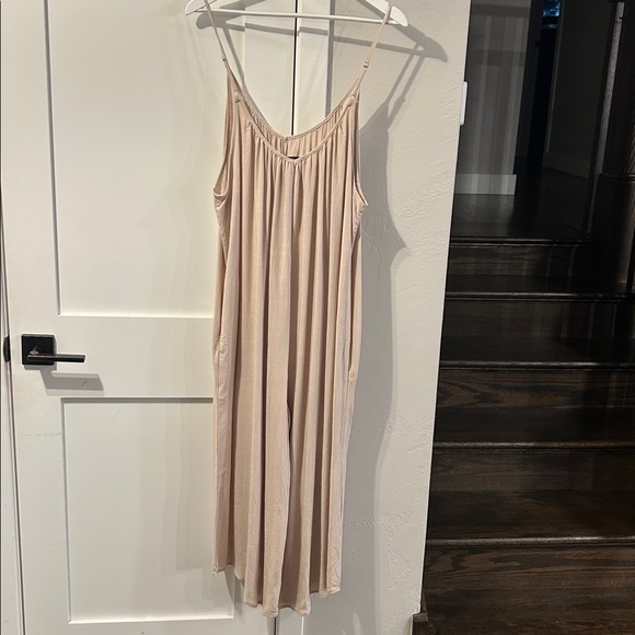 Hunter & Brown Beachy BOHO Casual Flowy One Piece Sleeveless Jumpsuit Tan XL - Picture 3 of 15